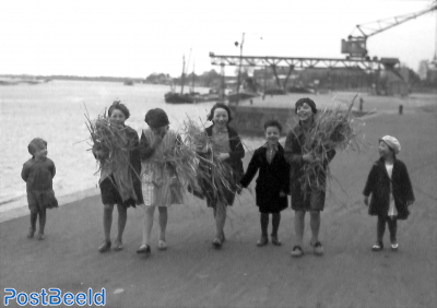Venlo, Strookinders langs de haven, 1935