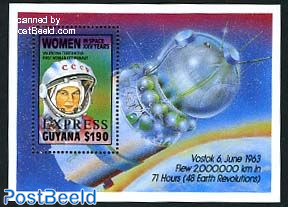 Women in space s/s